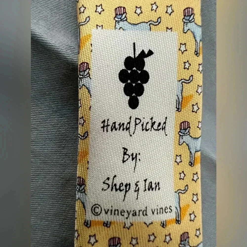 Vineyard Vines | Patriotic donkey silk tie.